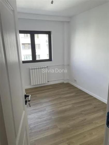 Apartament cu 3 camere - complet renovat - centrala proprie - Dumbrava Noua Apartament cu 3 camere - complet renovat - centrala proprie - Dumbrava Noua