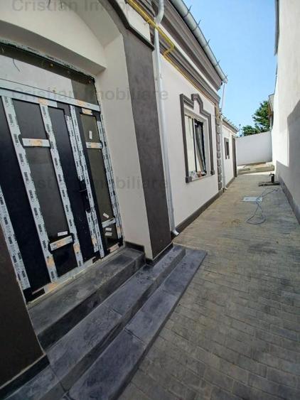 Casa RENOVATA INTEGRAL  Centru, CARAMIDA - 1