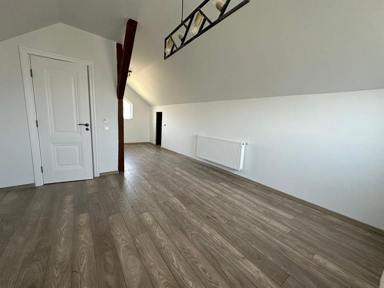 Casa recent renovata in Campenesti - 12