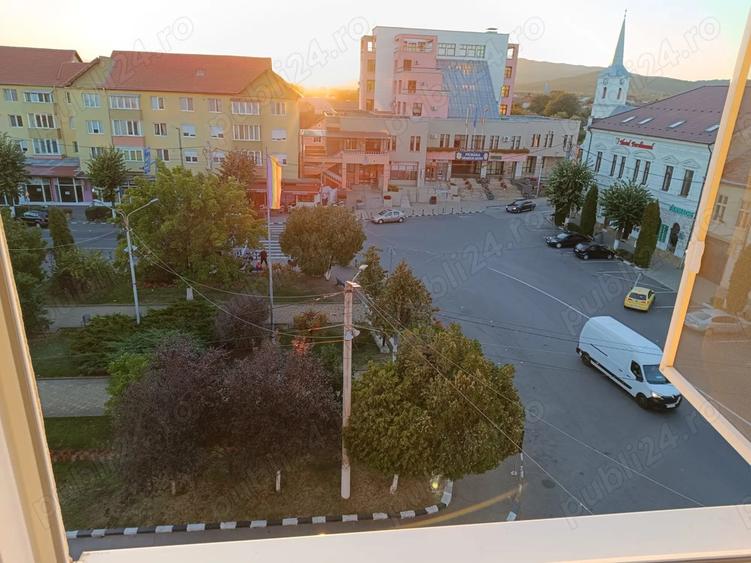 vand apartament 3 camere Hateg - 3