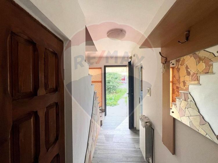 Casă / Vilă cu 6 camere de vânzare în com. Răcăciuni - 12