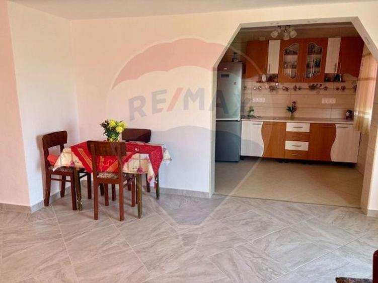 Casă / Vilă cu 5 camere de v&acirc;nzare - 8