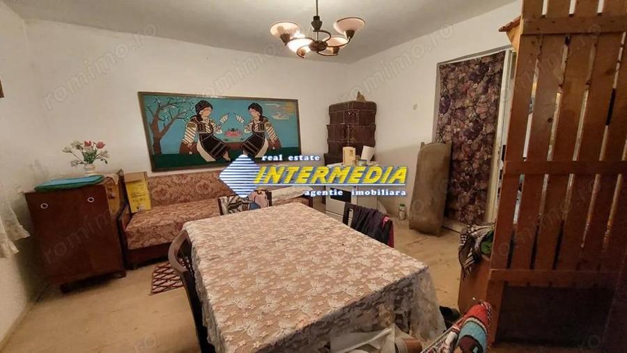Casa cu 2 camere si 600mp teren in Blaj - 2
