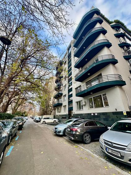 Apartament cu 4 camere decomandat în Primăverii Apartament cu 4 camere decomandat în Primăverii
