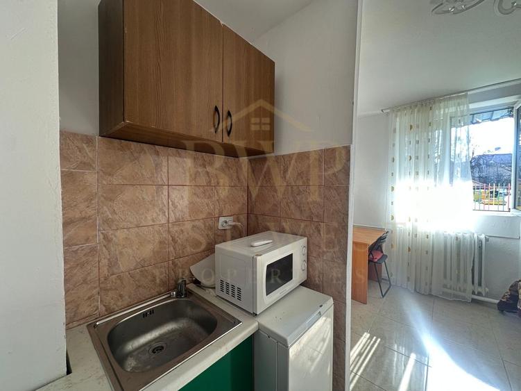 Garsoniera, Take Ionescu - 4