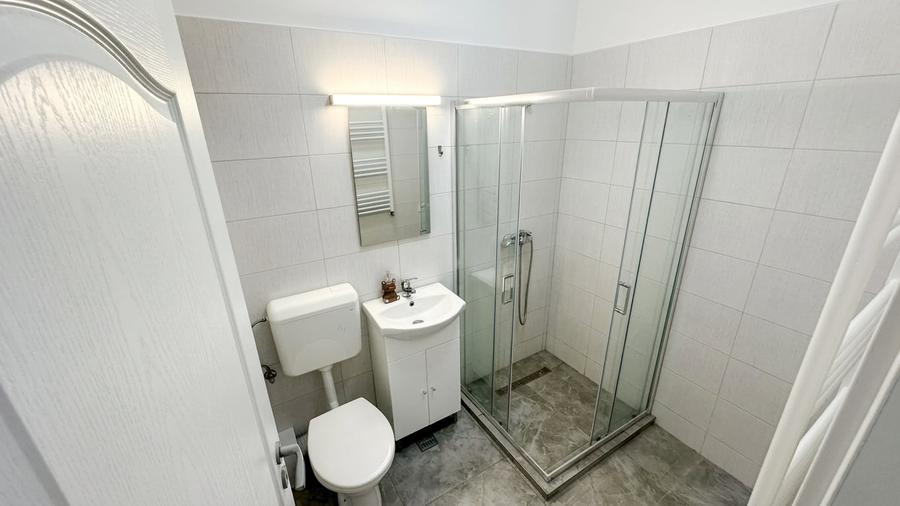Apartament cu 3 camere decomandat în Brâncoveanu