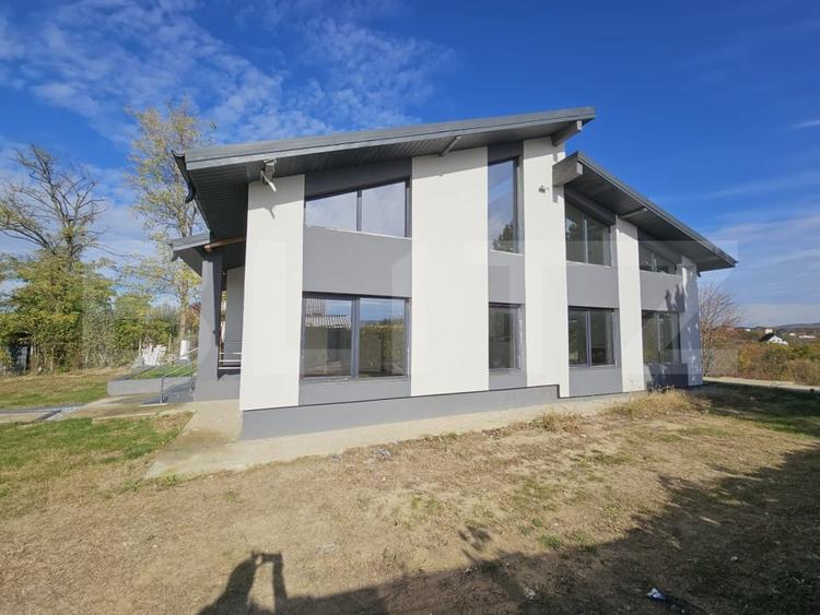 Vila superba, 4 camere, in zona Hlincea - 20