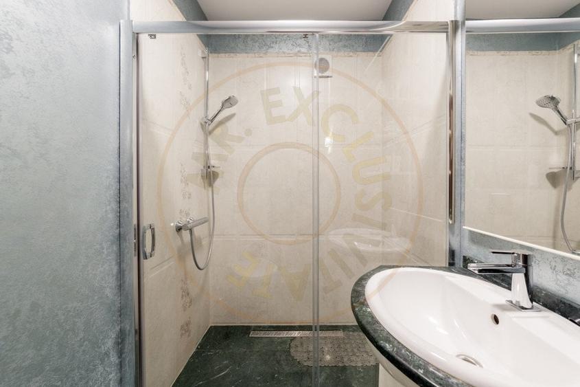 Vila zona Expo Parc - 2 apartamente, curte comuna - 9