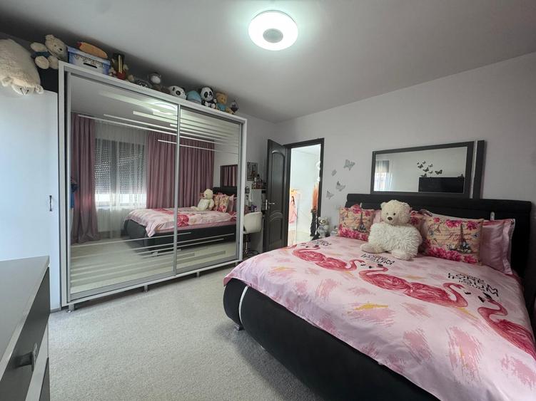 Individuala - 4 Camere - Mobilata si Utilata - LUX - 8