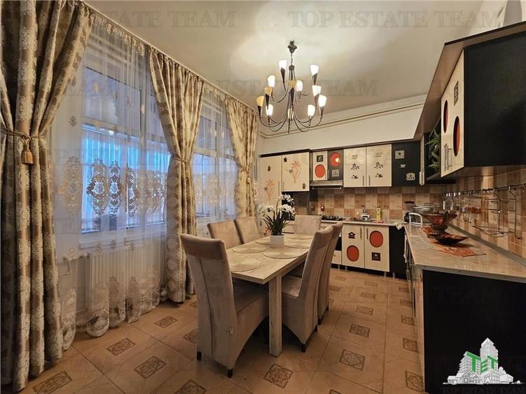 Casa spatioasa si versatila de vanzare in Eforie Nord - ideala pentru locuinta + - 13