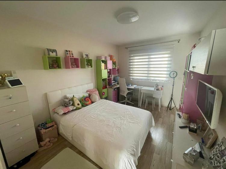 Apartament cu 4 camere decomandat în Moșnița Nouă