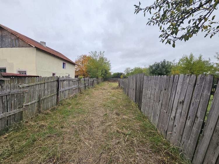 Teren Construcții intravilan de 614 mp, în Bradu