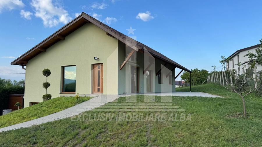 Casa individuala | Garaj | 212 mp | 2000 mp teren | Ciugud - 1