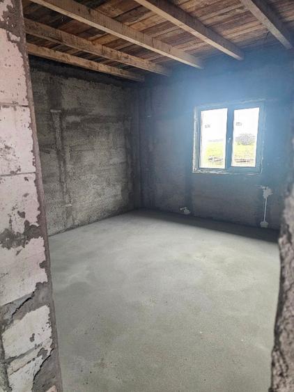 Vand casa pe Parter 106mi €  0724872115 - 4