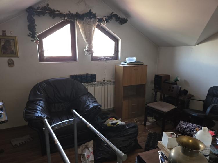 Crangasi - 3 minute Metrou - Casa p+1+mansarda  + curte 800 mp - Anul  2018 - 21