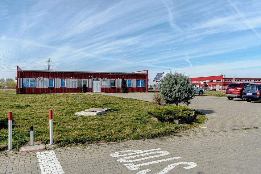 Clădire de birouri cu 12 parcări în incintă privată, UTA2, Arad - 6