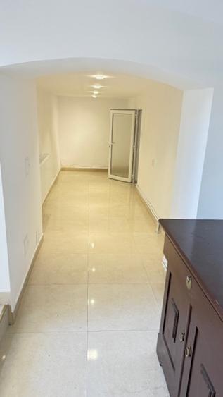 LUCACIU zona Catedralei spatiu de 70 mp finisat, grup sanitar! - 3