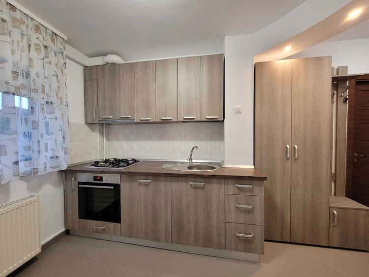 Metrou Dristor 3 minute. Renovat. Bloc mixt. Doar pe termen lung. - 2