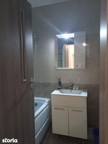 inchiriez apartament cu 3 camere, Mioveni, Robea langa Primarie - 2