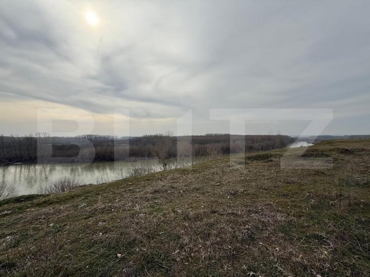 Teren intravilan 970 mp cu priveliste catre Jiu, Malu Mare - 2
