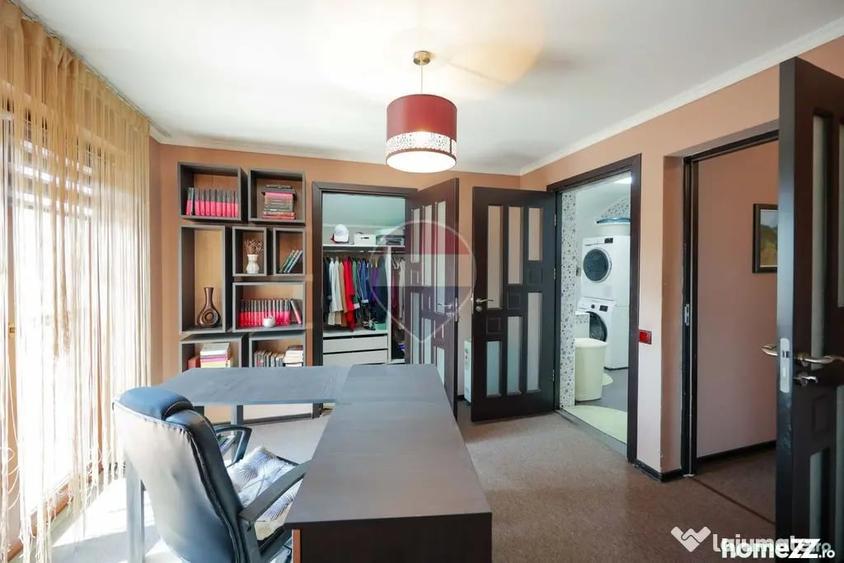 Casă cu 5 camere cu Teren 505 Mp în Central