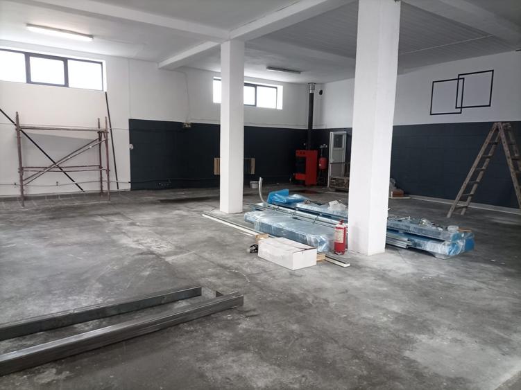 Inchiriez hala situata in Lazaret,200m,pretabila spalatorie,service - 9