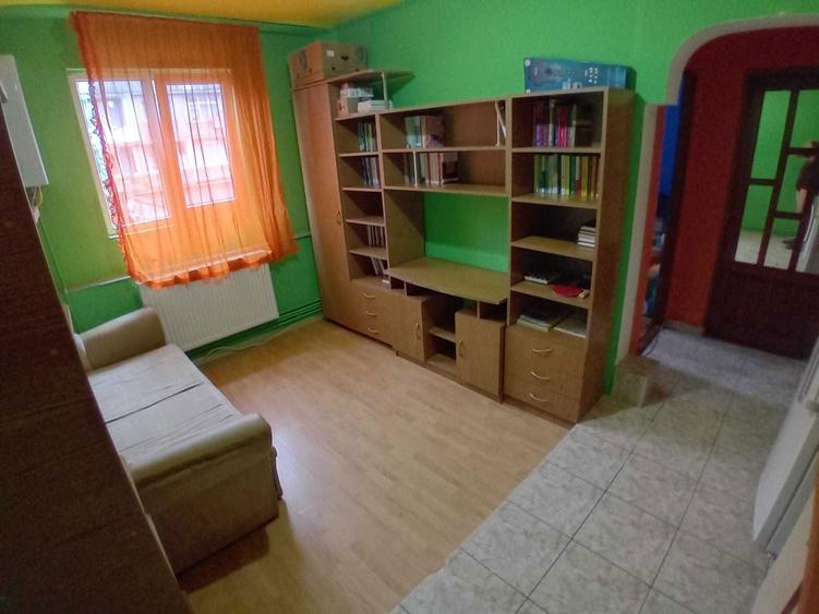 Inchiriez garsoniera - 1