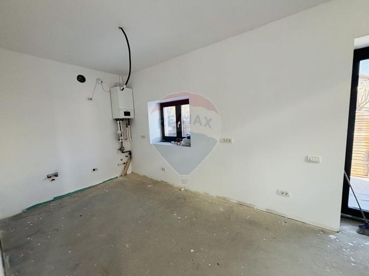 Vilă cu 4 camere de vânzare - 17