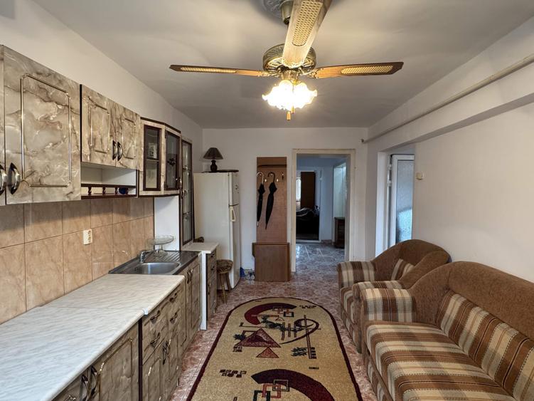 2 cam. 55 mp, decomandat, et.4, str. Manastirii - 11