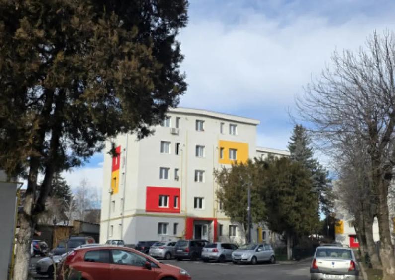 Apartament 3 camere Centru Valenii de Munte | Cartier m - 8