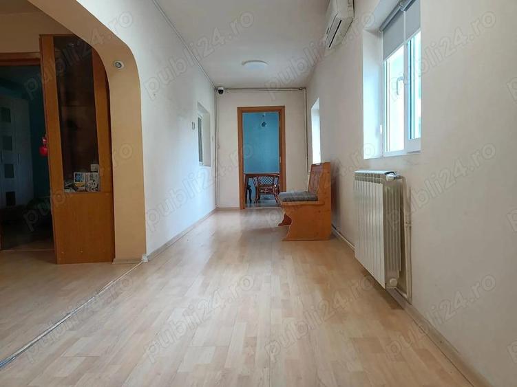 Casa 5 camere,IcIl , 27 7 (deschidere) , pe colt, 3 intrari , gaze,ideal familie firma ,pod 100mp - 1