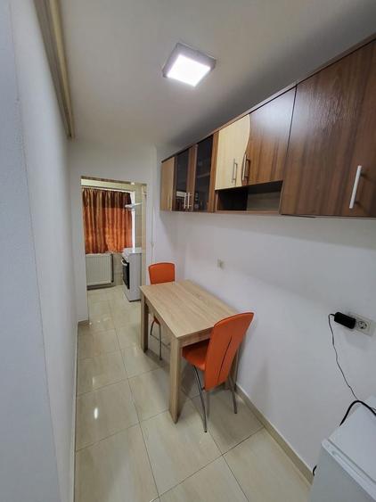 Disponibil de inchiriat - 2