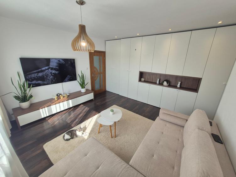 2 Cam-Lux-1 Min Spitalul Judetean-54 MP--Balcon-Mobilat-Centrala--85.000 Euro ! - 2