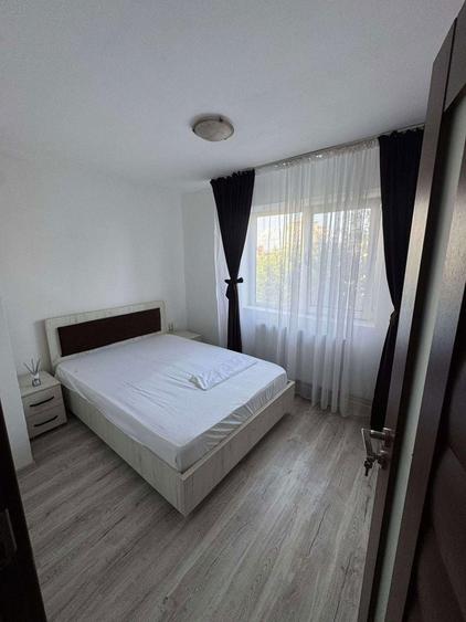Inchiriez apartament 4 camere - 1