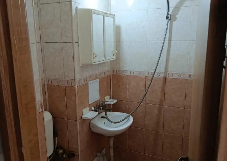 Garsoniera de inchiriat Sud, Strada Cozia Etaj 3 - 5