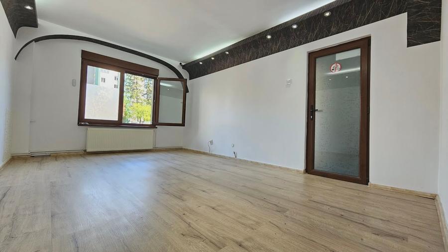 Apartament 3 camere Calea Bucuresti ,acces stradal 137000 Euro - 6