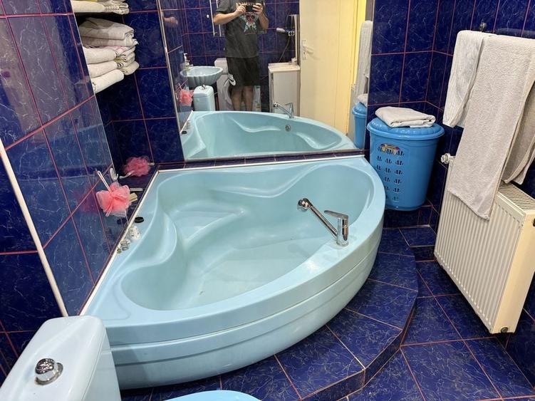 Vand apartament cu 3 camere - 1