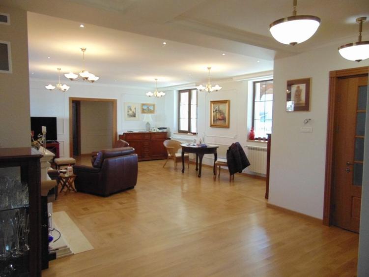 FARA COMISIOANE linga padure Vila 7 camere mobilata 4 bai 2 terase pe 1600mp - 46