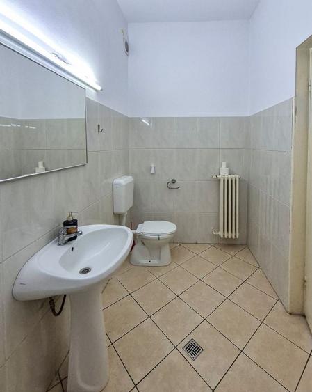 Apartament cu 5 camere decomandat în Dorobanți