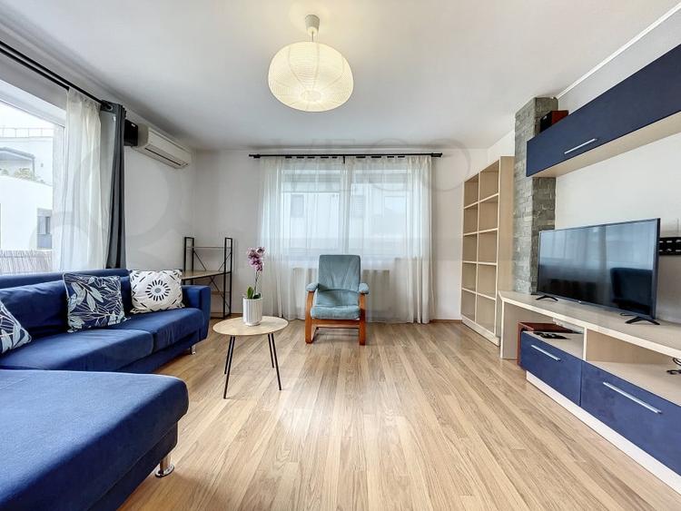 Apartament cu 2 camere semidecomandat, mobilat în Bună Ziua