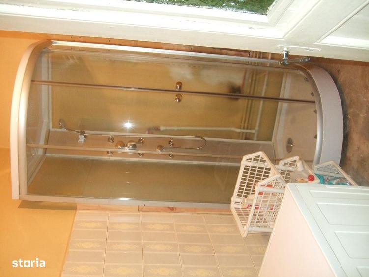 Casă cu 8 camere cu Teren 1000 Mp în Sud