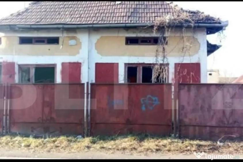 Casă cu 2 camere cu Teren 719 Mp în Central