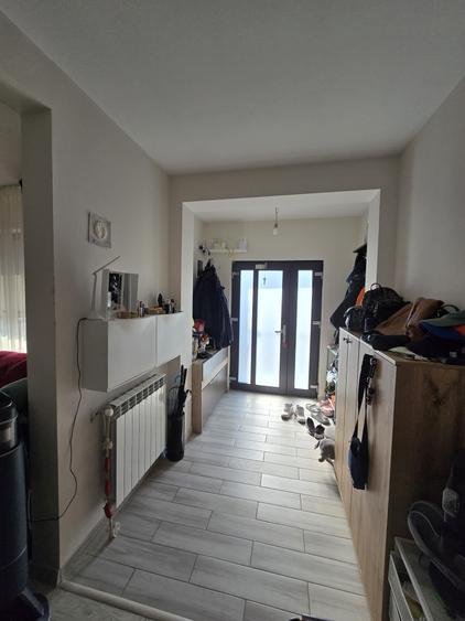 Casă cu 4 camere cu Teren 500 Mp în Aroneanu