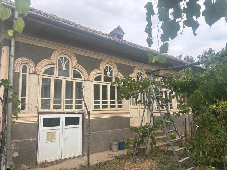 Casă cu 1 camere cu Teren 2023 Mp în Leu