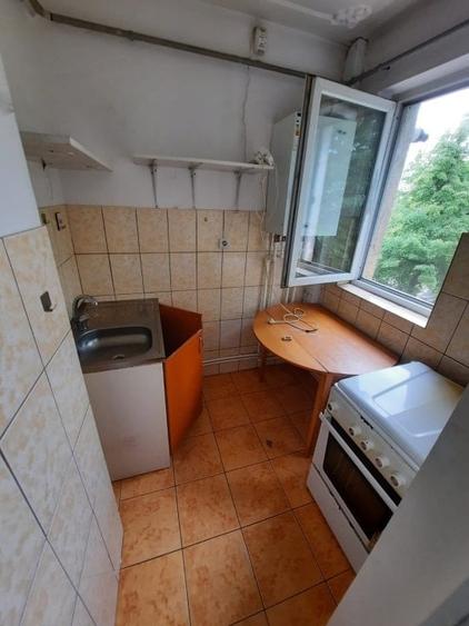 Garsonieră decomandată, mobilată în Gară