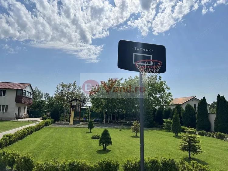 Casă cu 4 camere cu Teren 1500 Mp în Vânători