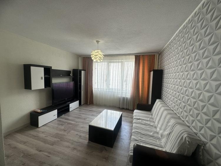 Apartament cu 2 camere semidecomandat, mobilat în Calea Victoriei