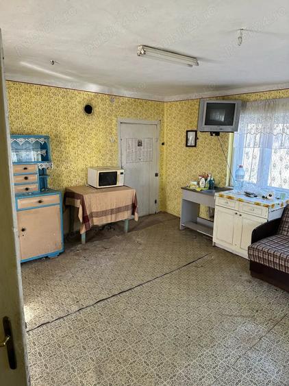 Casă cu Teren 2600 Mp în Biușa