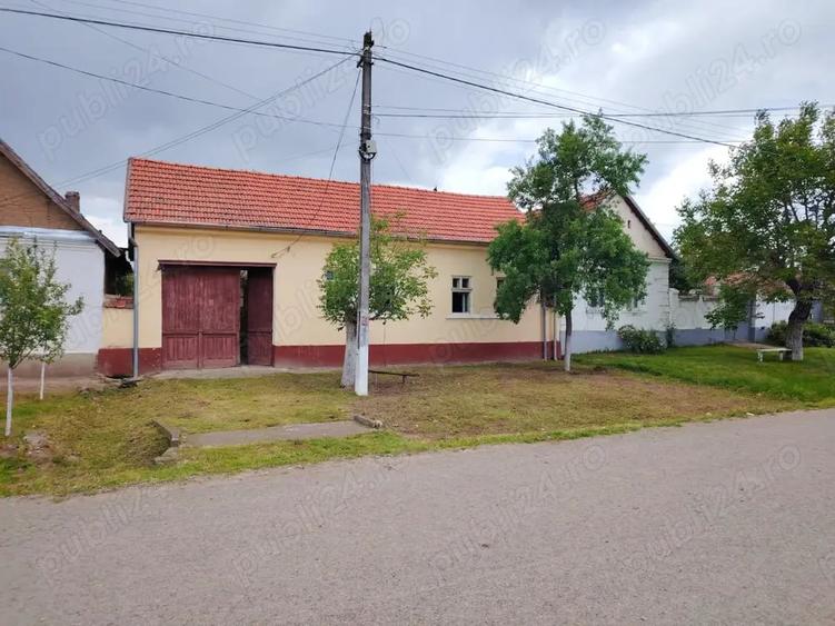 Casă cu 3 camere cu Teren 1079 Mp în Grădinari