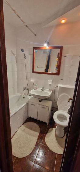 Garsonieră decomandată în Central